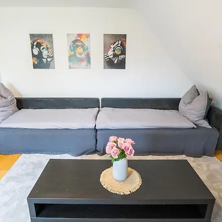 Dachgeschosswohnung Am Fusse Des Georgenbergs Apartman Reutlingen