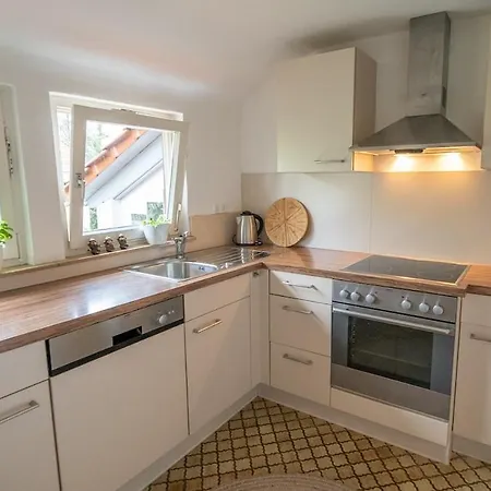 Dachgeschosswohnung Am Fusse Des Georgenbergs Apartman *