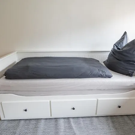 Dachgeschosswohnung Am Fusse Des Georgenbergs Apartman