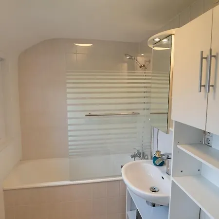 Dachgeschosswohnung Am Fusse Des Georgenbergs Apartman Reutlingen